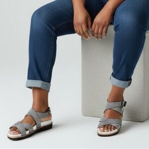 NANETTE LEPORE - SIZE 7 - NWT - STYLE: SUMMER CRUSH - PLATFORM ANKLE WRAP S7